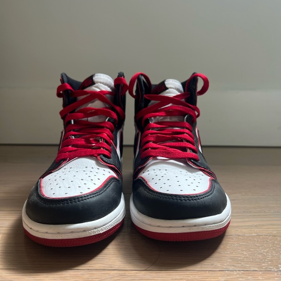 AIR JORDAN 1 RETRO HIGH OG | BLACK/GYM RED-WHITE - Picture 4 of 7